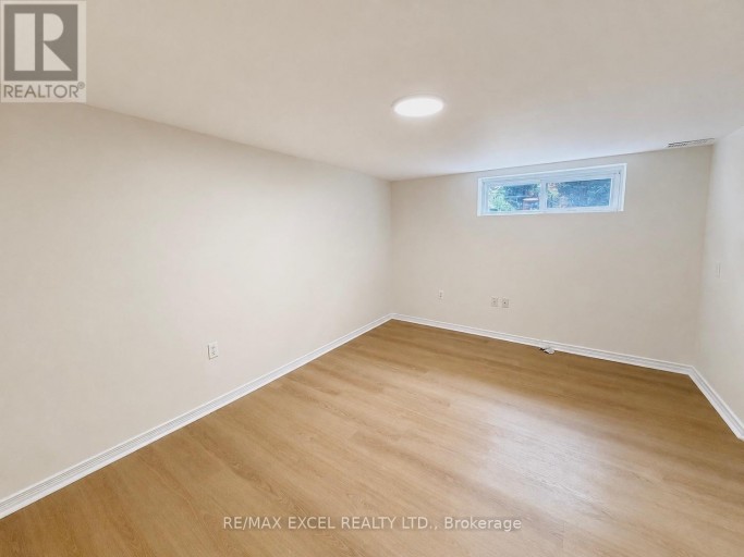 LOWER - 39 COMMONS DRIVE, Toronto (Tam O'Shanter-Sullivan), Ontario, M1T1E3
