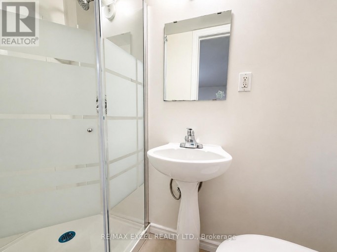 LOWER - 39 COMMONS DRIVE, Toronto (Tam O'Shanter-Sullivan), Ontario, M1T1E3