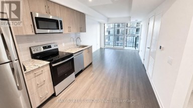 1016 - 4010 EGLINTON AVENUE W Toronto (Humber Heights) Ontario photo 3