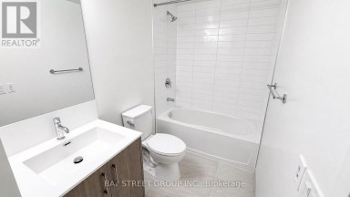 1016 - 4010 EGLINTON AVENUE W Toronto (Humber Heights) Ontario photo 5