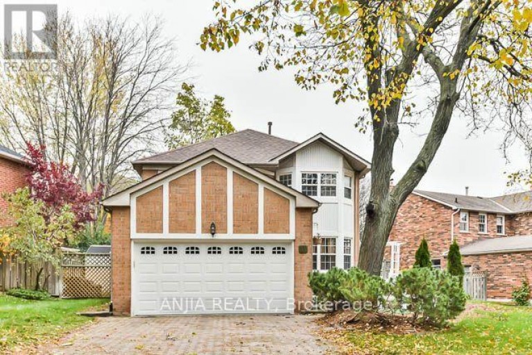 11 BERKELEY COURT, Markham (Unionville), Ontario, L3R6M4