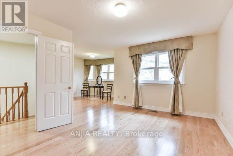 11 BERKELEY COURT, Markham (Unionville), Ontario, L3R6M4
