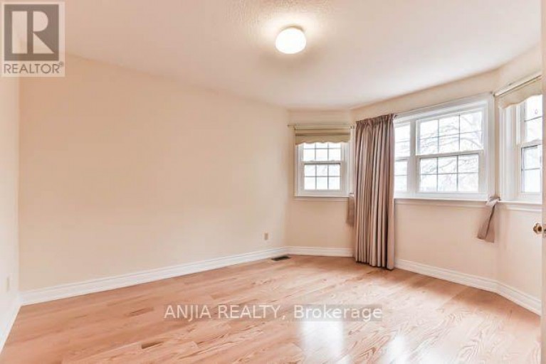 11 BERKELEY COURT, Markham (Unionville), Ontario, L3R6M4