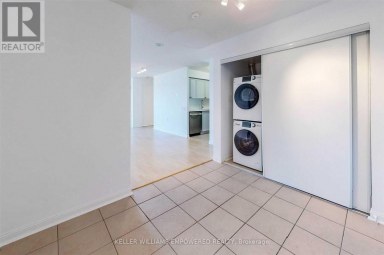 915 - 650 LAWRENCE AVENUE W Toronto (Englemount-Lawrence) Ontario photo 10