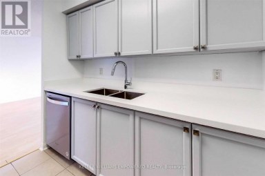 915 - 650 LAWRENCE AVENUE W Toronto (Englemount-Lawrence) Ontario photo 19