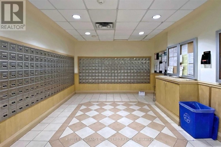 915 - 650 LAWRENCE AVENUE W, Toronto (Englemount-Lawrence), Ontario, M6A3E8