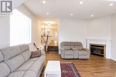 129 MCCLELLAN WAY Aurora (Aurora Highlands) Ontario photo 18