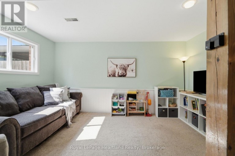54 COLEMAN STREET, Huron East (Seaforth), Ontario, N0M1L0