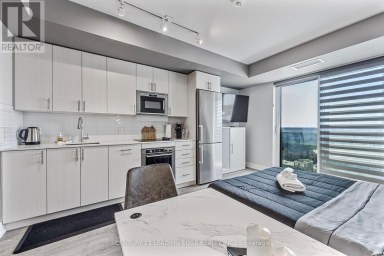 819 - 2550 SIMCOE STREET N Oshawa (Windfields) Ontario photo 2