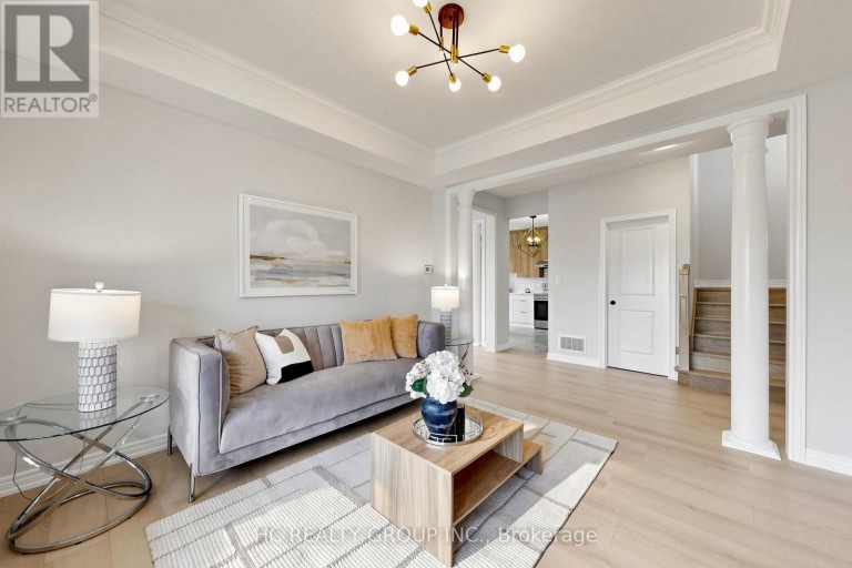 2 APPLE GROVE COURT, Vaughan (Patterson), Ontario, L6A4C2