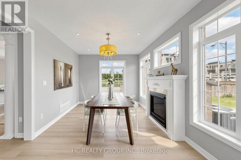 2 APPLE GROVE COURT, Vaughan (Patterson), Ontario, L6A4C2