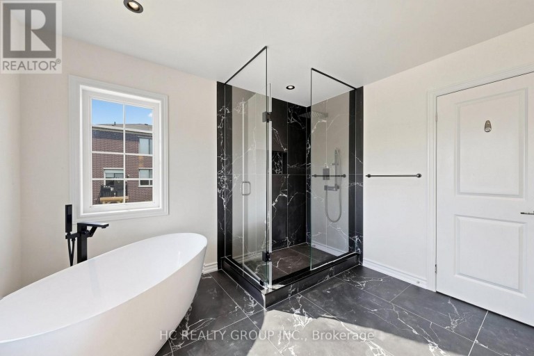 2 APPLE GROVE COURT, Vaughan (Patterson), Ontario, L6A4C2