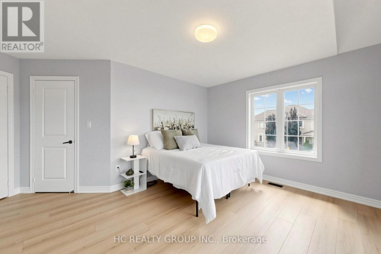 2 APPLE GROVE COURT, Vaughan (Patterson), Ontario, L6A4C2