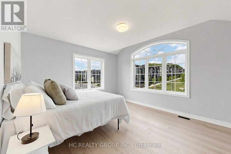 2 APPLE GROVE COURT, Vaughan (Patterson), Ontario, L6A4C2