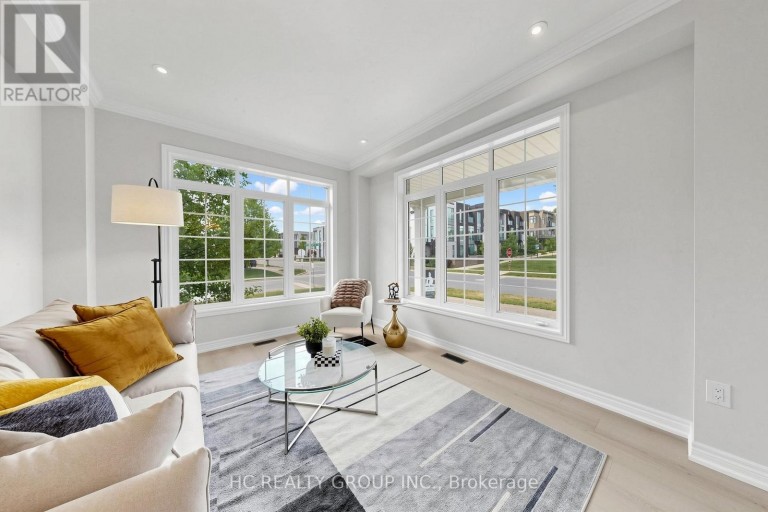 2 APPLE GROVE COURT, Vaughan (Patterson), Ontario, L6A4C2