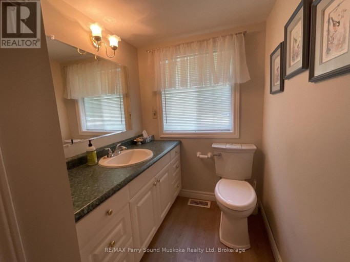 216 LONE TREE ROAD, Parry Sound Remote Area (Hardy), Ontario, P0H1S0
