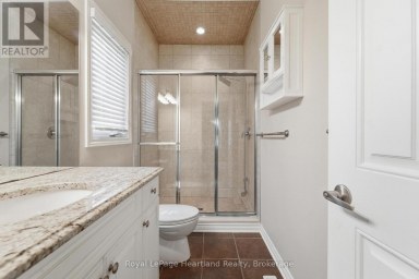 18 - 518 BLUE JAY DRIVE London North (North B) Ontario photo 22