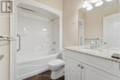 18 - 518 BLUE JAY DRIVE London North (North B) Ontario photo 6
