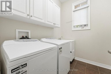 18 - 518 BLUE JAY DRIVE London North (North B) Ontario photo 7