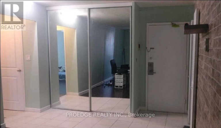 102 - 5 MASSEY SQUARE, Toronto (Crescent Town), Ontario, M4C5L6