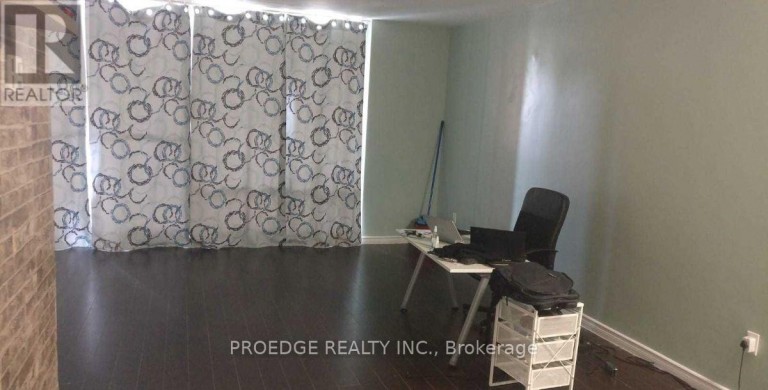 102 - 5 MASSEY SQUARE, Toronto (Crescent Town), Ontario, M4C5L6