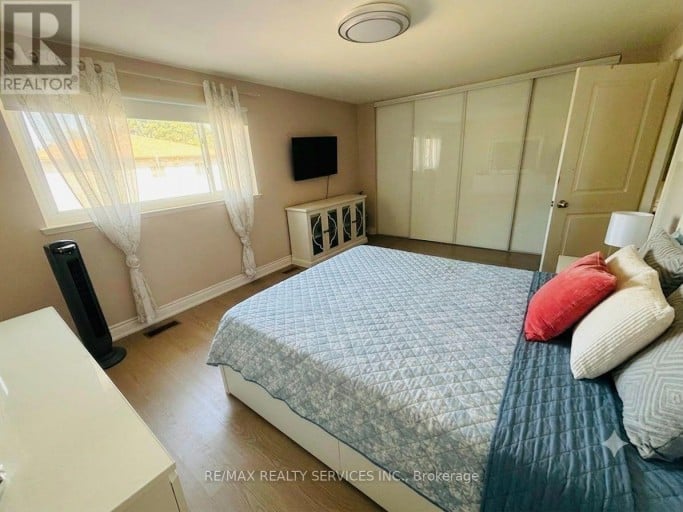 34 WATSON CRESCENT, Brampton (Brampton East), Ontario, L6W1E7