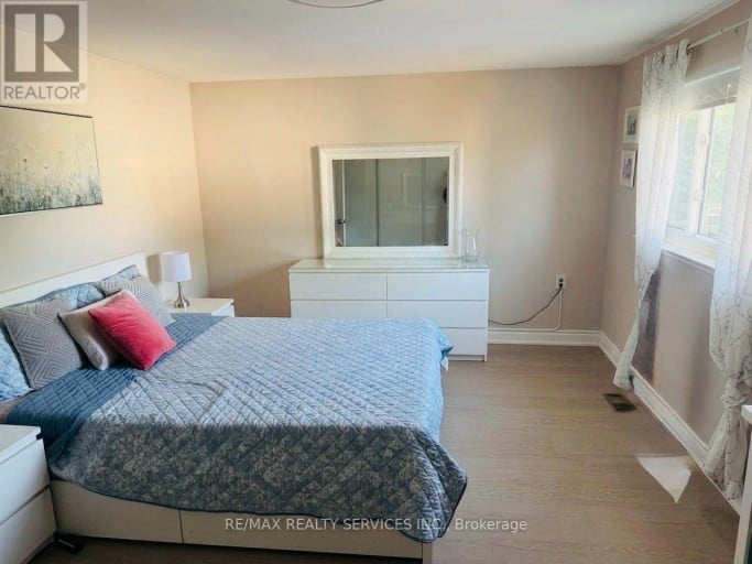 34 WATSON CRESCENT, Brampton (Brampton East), Ontario, L6W1E7