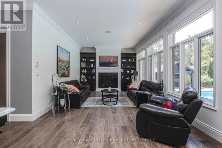 27 KINGFISHER CRESCENT, Tiny, Ontario, L0L2J0