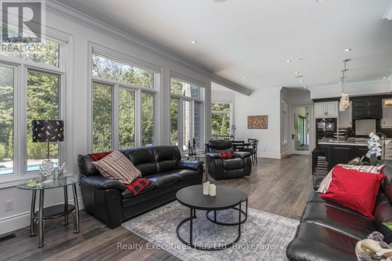 27 KINGFISHER CRESCENT, Tiny, Ontario, L0L2J0