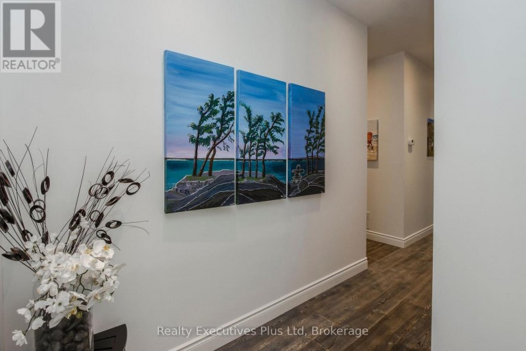 27 KINGFISHER CRESCENT, Tiny, Ontario, L0L2J0