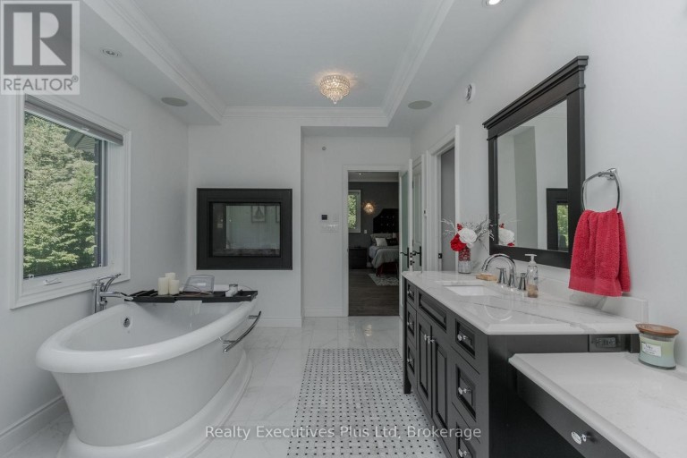 27 KINGFISHER CRESCENT, Tiny, Ontario, L0L2J0