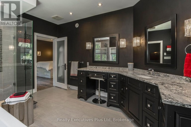 27 KINGFISHER CRESCENT, Tiny, Ontario, L0L2J0