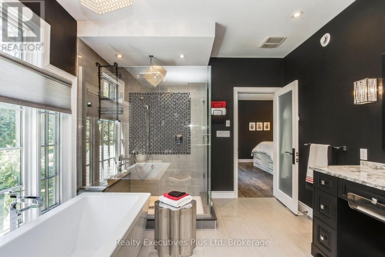 27 KINGFISHER CRESCENT, Tiny, Ontario, L0L2J0