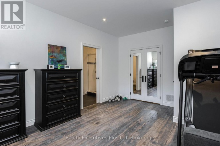 27 KINGFISHER CRESCENT, Tiny, Ontario, L0L2J0