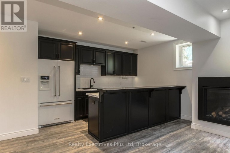 27 KINGFISHER CRESCENT, Tiny, Ontario, L0L2J0