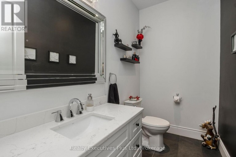 27 KINGFISHER CRESCENT, Tiny, Ontario, L0L2J0