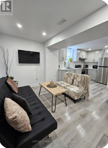 2 - 54 BAYCLIFFE DRIVE, Whitby (Williamsburg), Ontario, L1P0B2
