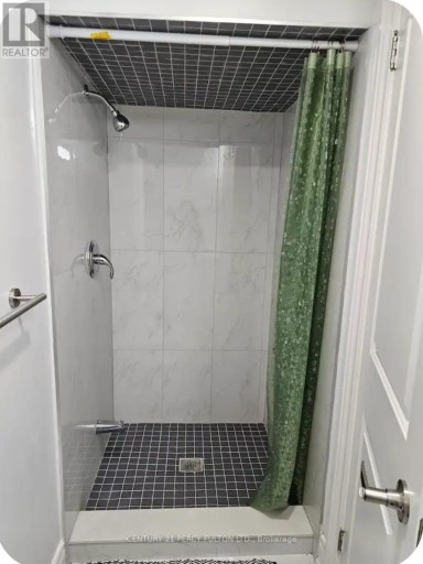 2 - 54 BAYCLIFFE DRIVE, Whitby (Williamsburg), Ontario, L1P0B2