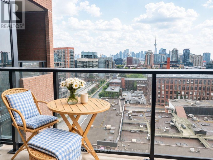 LPH 18 - 270 DUFFERIN STREET, Toronto (South Parkdale), Ontario, M6K0H8