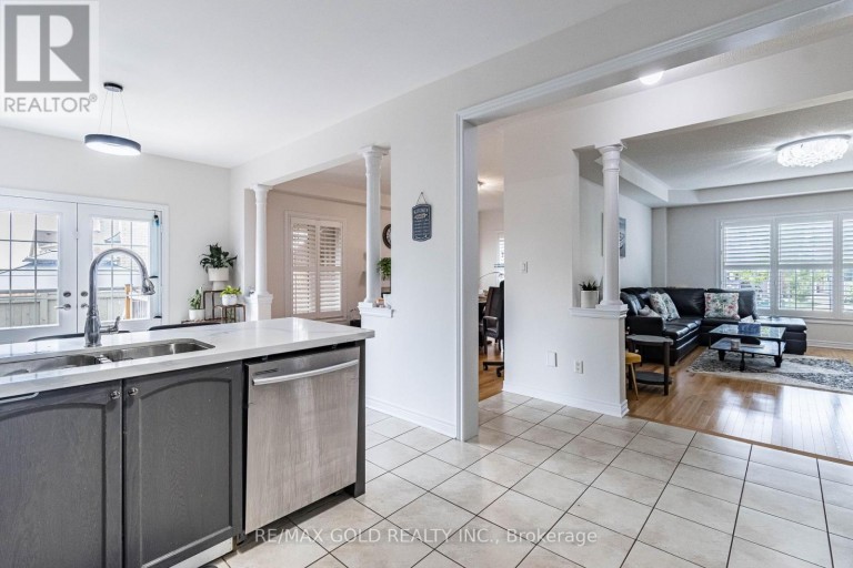 110 BANBRIDGE CRESCENT, Brampton (Credit Valley), Ontario, L6X5M2