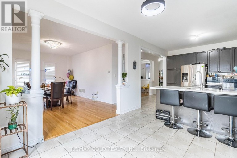 110 BANBRIDGE CRESCENT, Brampton (Credit Valley), Ontario, L6X5M2
