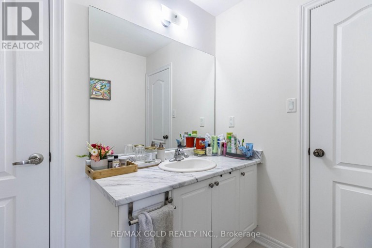110 BANBRIDGE CRESCENT, Brampton (Credit Valley), Ontario, L6X5M2