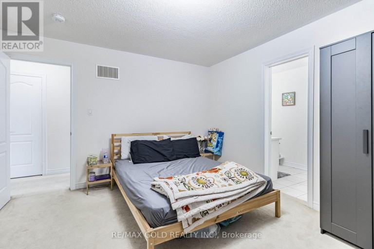 110 BANBRIDGE CRESCENT, Brampton (Credit Valley), Ontario, L6X5M2