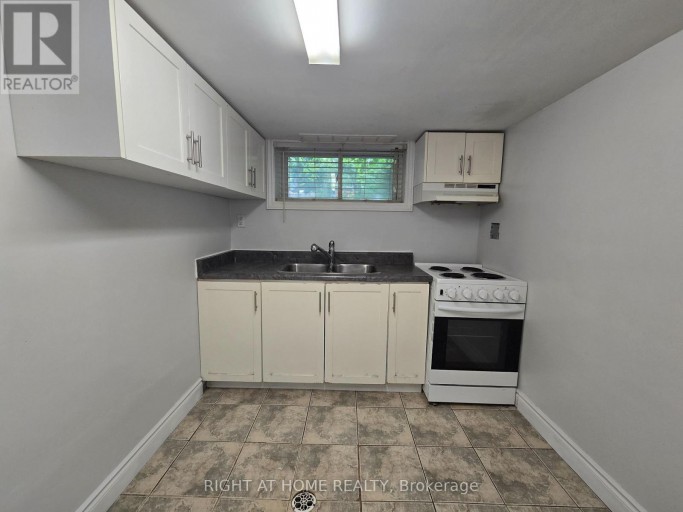 BASEMENT - 46 HAVERSON BOULEVARD, Toronto (Keelesdale-Eglinton West), Ontario, M6M3J6
