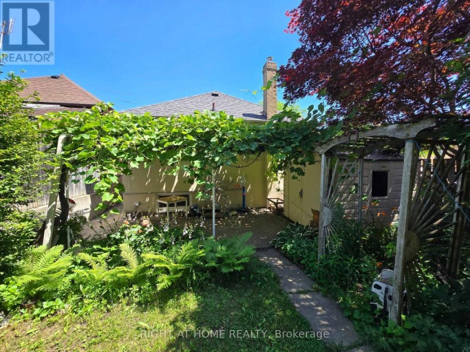 BASEMENT - 46 HAVERSON BOULEVARD, Toronto (Keelesdale-Eglinton West), Ontario, M6M3J6