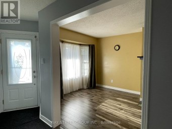 27 LINDSAY COURT Barrie (Cundles East) Ontario photo 2