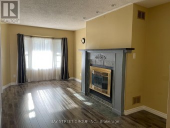 27 LINDSAY COURT Barrie (Cundles East) Ontario photo 3