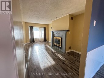 27 LINDSAY COURT Barrie (Cundles East) Ontario photo 5