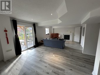 196 COLESBROOK ROAD Richmond Hill (Westbrook) Ontario photo 2