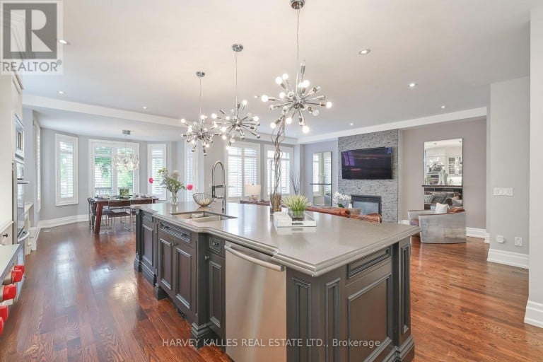 44 CHURCHILL AVENUE, Toronto (Willowdale West), Ontario, M2N1Y7